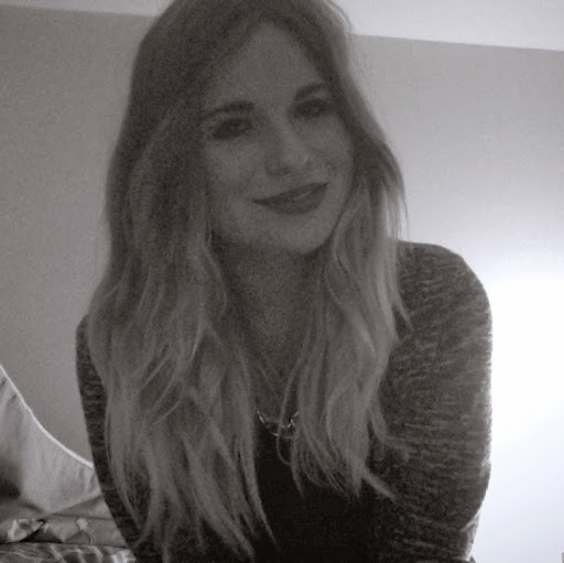 Julia Schmitz Photo 28