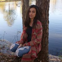 Julia Hutchison Photo 7