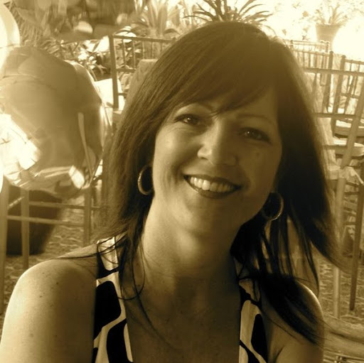 Amy Benson Photo 18