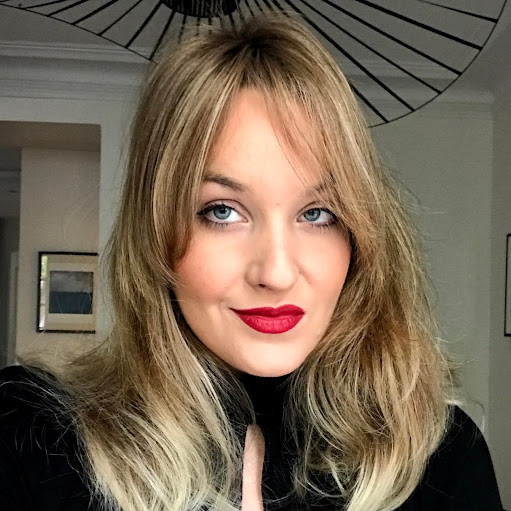 Sarah Humphries Photo 17