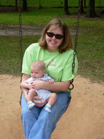 Julie Arnold Photo 28