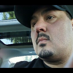Robert Villanueva Photo 25