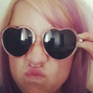 Victoria Simmons Photo 36