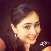 Julia Velasquez Photo 30