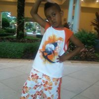 Michelle Redmon Photo 15