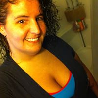 Julia Sanders Photo 17