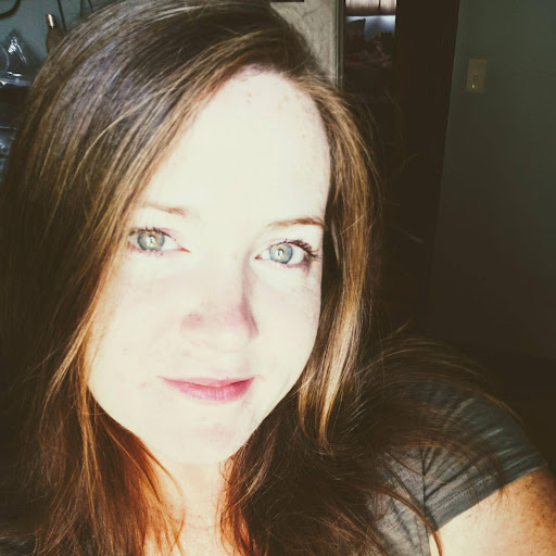 Tricia Thompson Photo 38