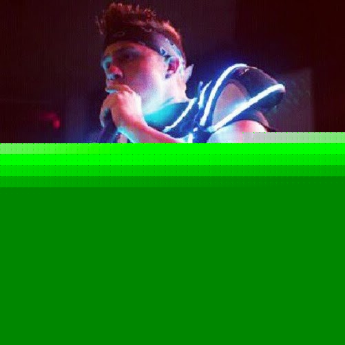 Aaron Glover Photo 15