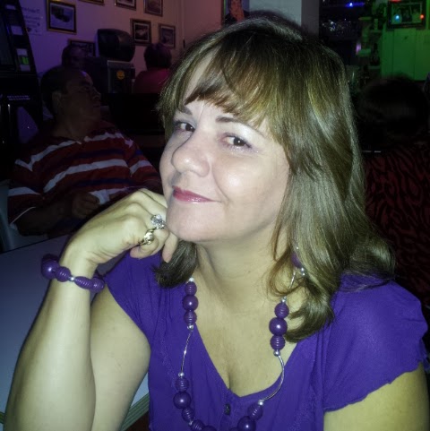 Lisa Cintron Photo 10