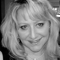 Amie Williams Photo 6