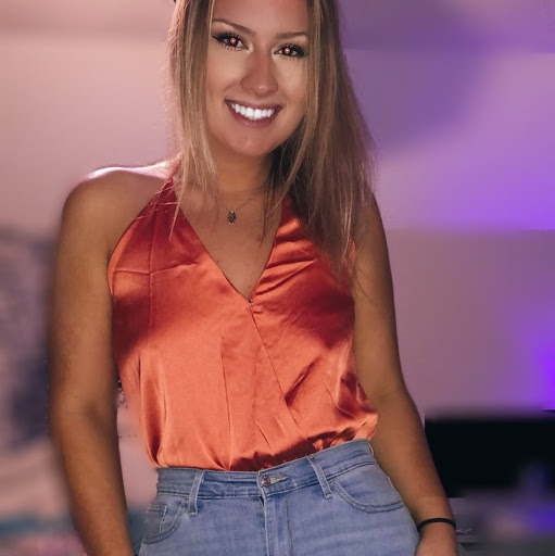 Anna Hannan Photo 3