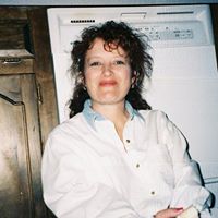 Angela Lynch Photo 21