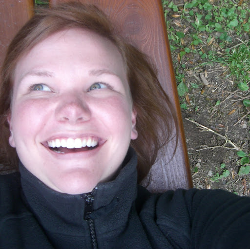 Elizabeth Kennedy Photo 17