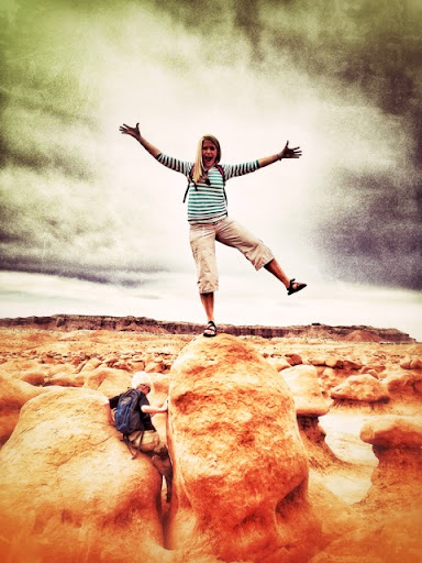 Rachel Lowry Photo 12