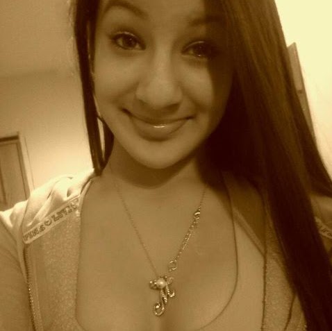Hailey Mitchell Photo 8