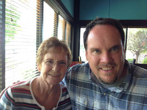 Linda Blair Photo 15