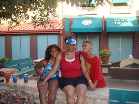Lisa Singleton Photo 31