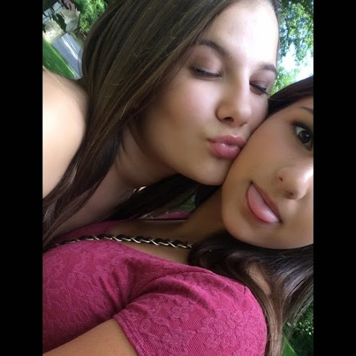 Julia Frederick Photo 13