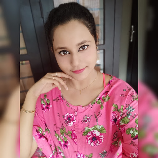 Suzanne Fernandes Photo 1