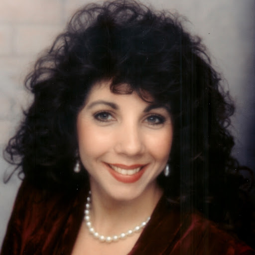 Christine Thomas Photo 14