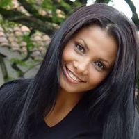Ana Hart Photo 10