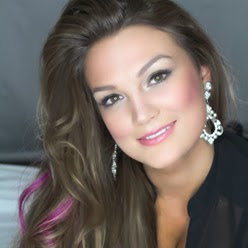 Sarah Huston Photo 14