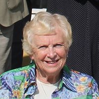Catherine Betts Photo 12