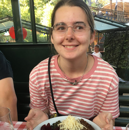 Elizabeth Morley Photo 7