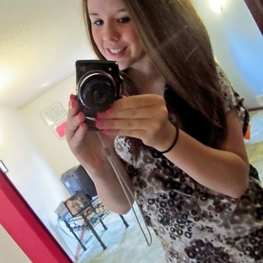 Paige Anderson Photo 36