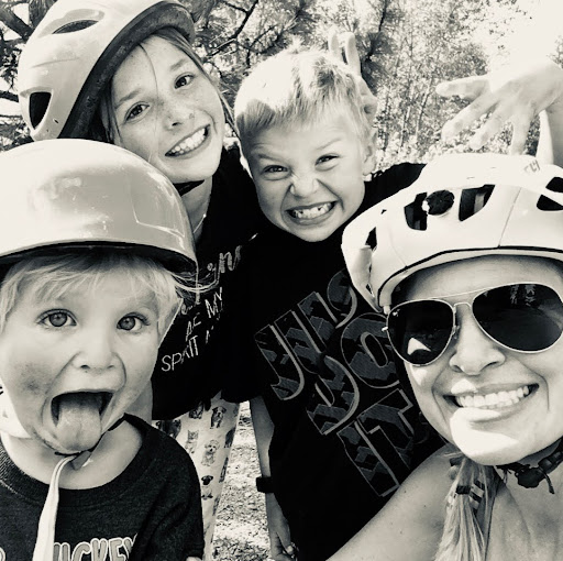 Stephanie Keith Photo 22