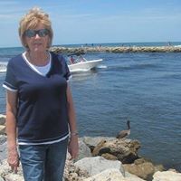 Laurie Christiansen Photo 10