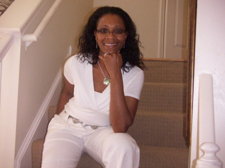 Michelle Tucker Photo 44