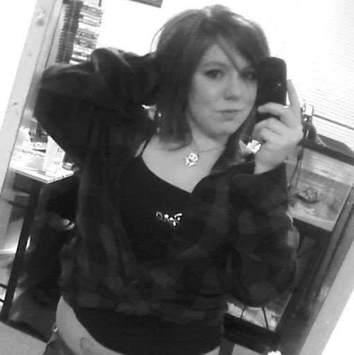 Samantha Field Photo 18