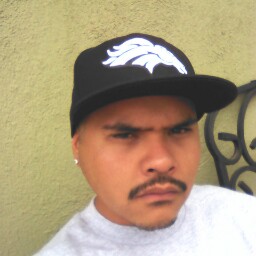 Robert Flores Photo 32