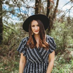 Danielle Comer Photo 3