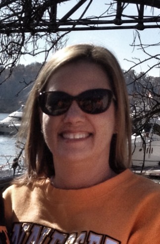 Laura Howell Photo 45