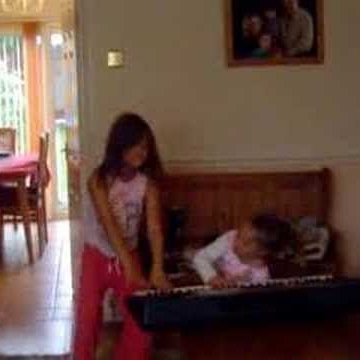 Jacqueline Richter Photo 17