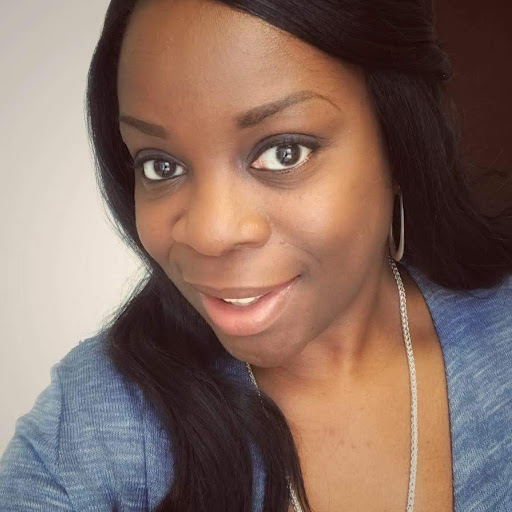 Julia Hutchinson Photo 15