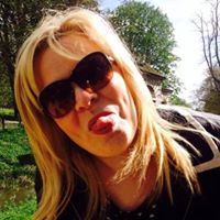 Julie Rivett Photo 6