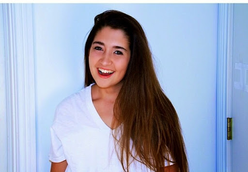 Laura Schultz Photo 22