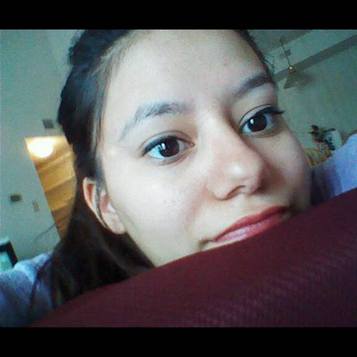 Michelle Valdez Photo 15