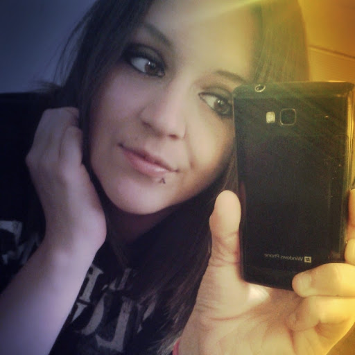 Alyssa Phillips Photo 17