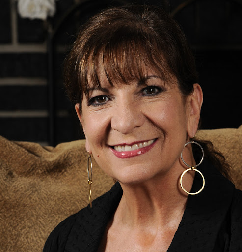 Elaine Stevens Photo 38