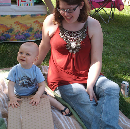 Caroline Hood Photo 10