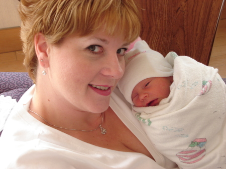 Elizabeth Magee Photo 23