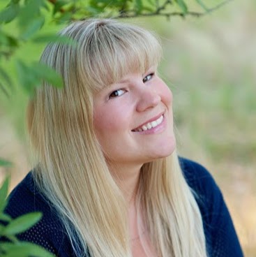Stephanie Combs Photo 20