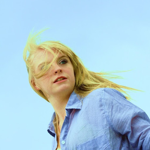 Emily Daniel Photo 7