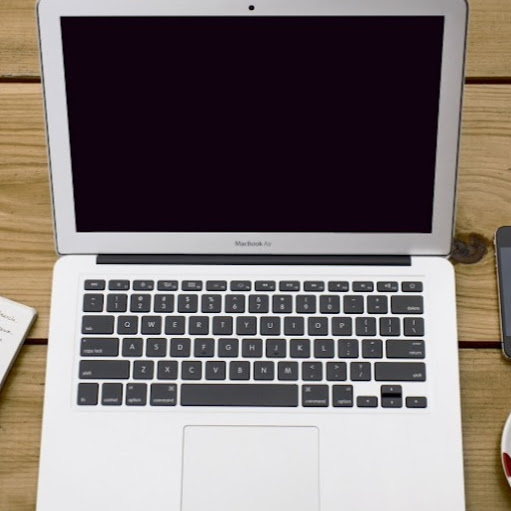 Robin Barrett Photo 42