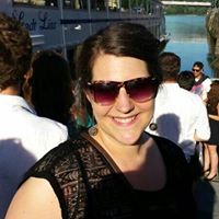Lea Kuhn Photo 8