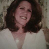 Linda Robles Photo 14